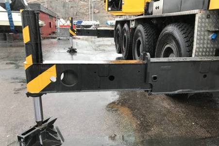 Grues Liebherr LTM 1050 