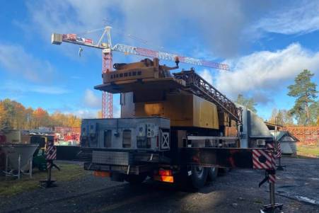 Liebherr LTM1090 