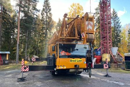Liebherr LTM1090 