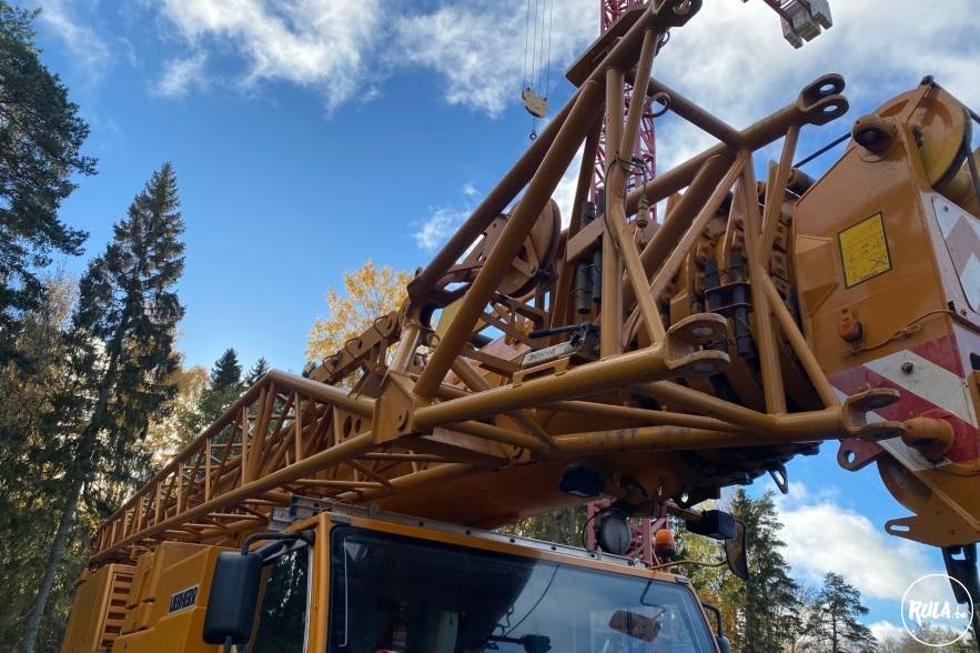 Liebherr LTM1090 