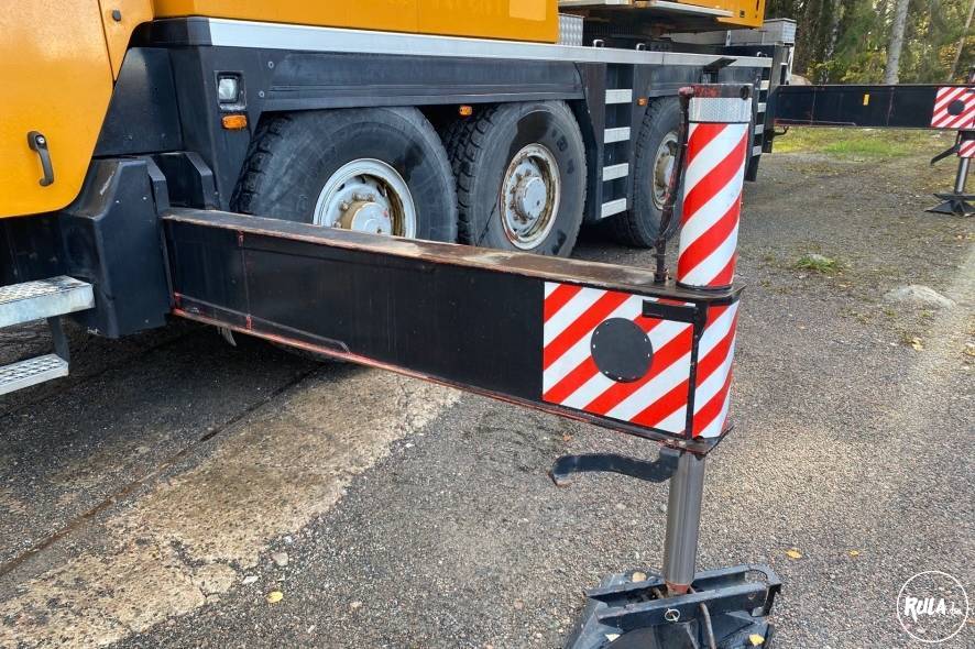 Liebherr LTM1090 