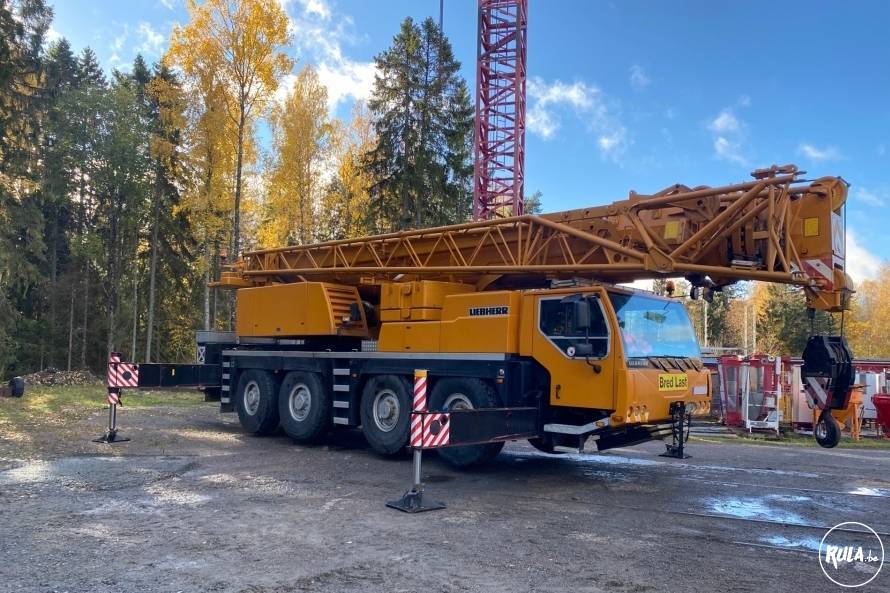 Liebherr LTM1090 