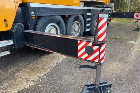 Liebherr LTM1090 