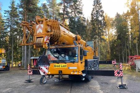 Liebherr LTM1090 