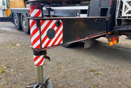 Liebherr LTM1090 