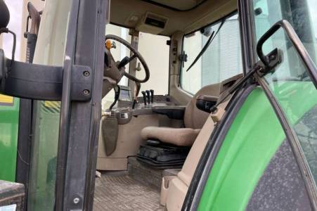 2007 John Deere 7430