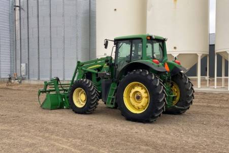 2007 John Deere 7430