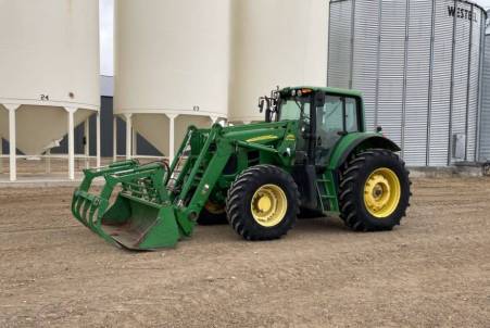 2007 John Deere 7430