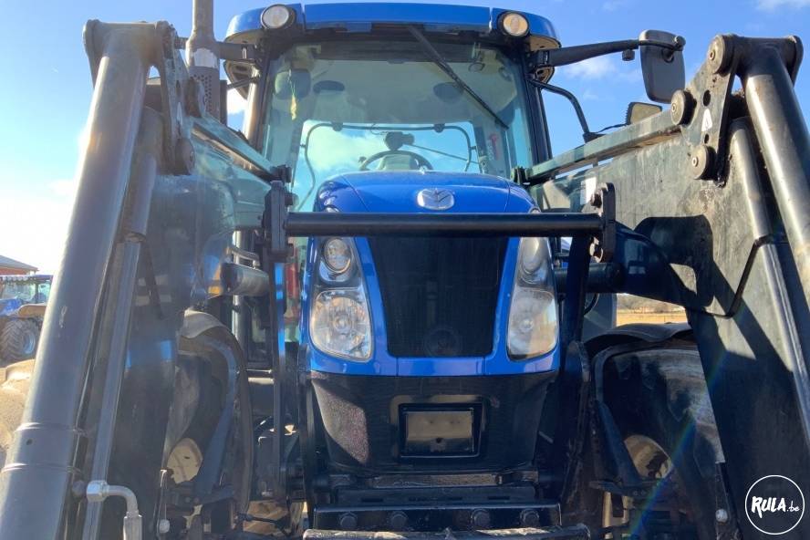 New Holland T6040  