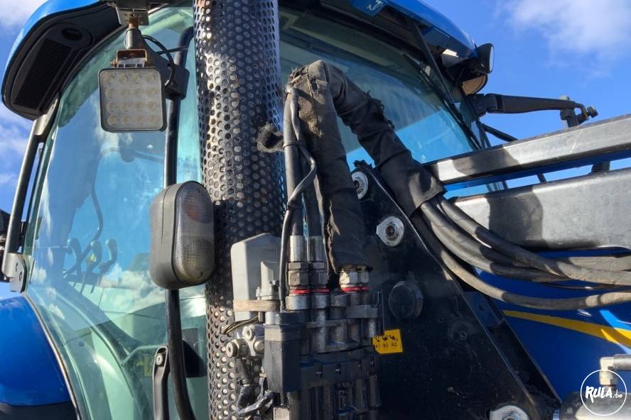 New Holland T6040  