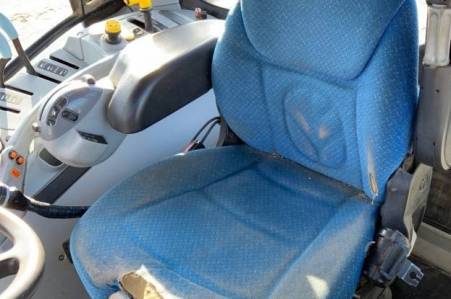 New Holland T6040  
