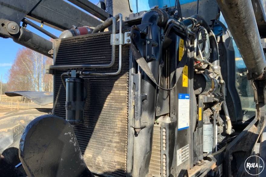New Holland T6040  