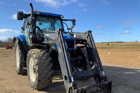 New Holland T6040  