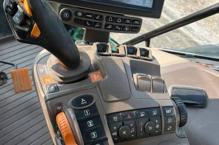 John Deere 6175r 