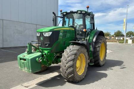 John Deere 6195M