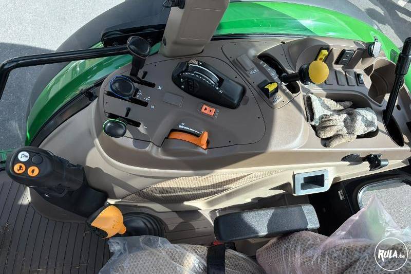 John Deere, 5105M John Deere, 5105M