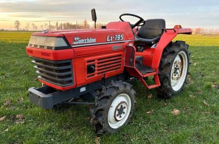 Kubota Sunshine L1-195 tractor