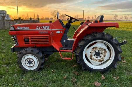Kubota Sunshine L1-195 tractor Kubota Sunshine L1-195 tractor