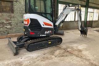  Grue Bobcat + remorque porte engin+grappin 