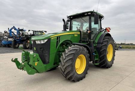 JD 8370R 