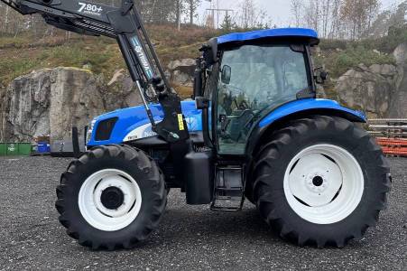 New Holland TS135A 