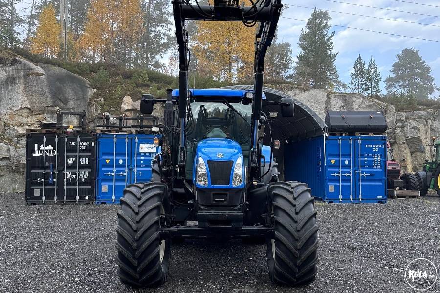 New Holland TS135A 