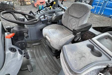 New Holland TS135A 