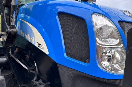 New Holland TS135A 