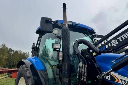 New Holland TS115A 