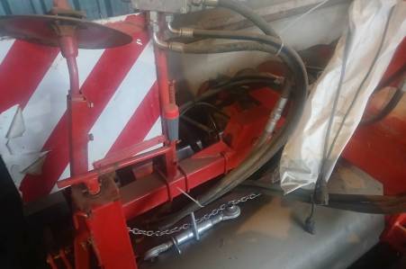 Te koop gevr Witloofruggen- en witloofzaaimachine 