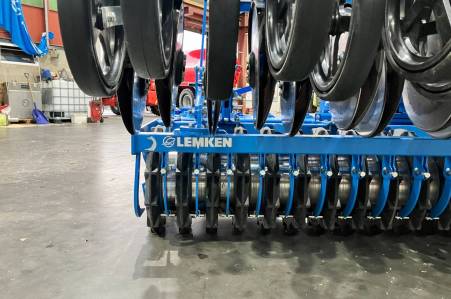 Lemken Saphir 8/300 DS 125 + Zirkon 12/300  Lemken Saphir 8/300 DS 125 + Zirkon 12/300