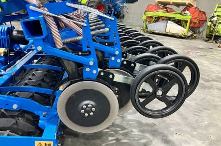 Lemken Saphir 8/300 DS 125 + Zirkon 12/300  Lemken Saphir 8/300 DS 125 + Zirkon 12/300