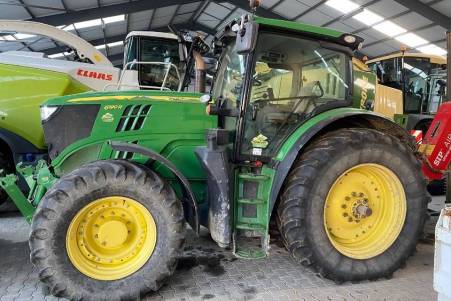 JD 6230R