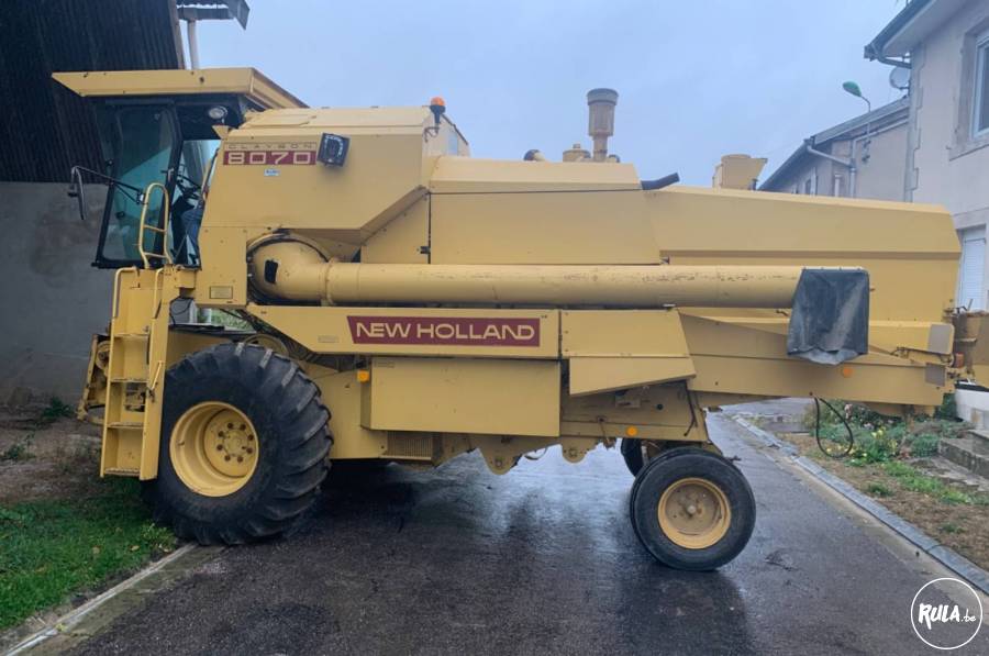 New Holland 8070 