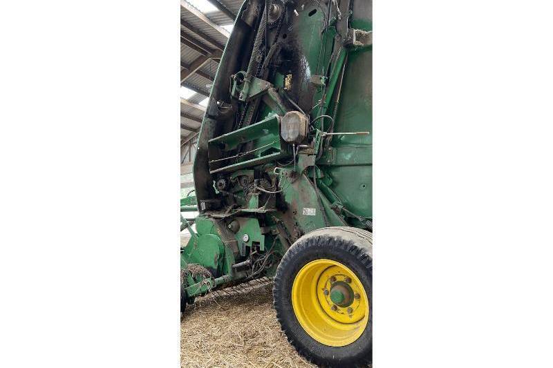 John Deere, 864