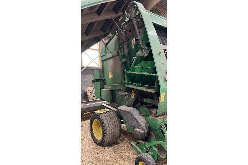 John Deere, 864