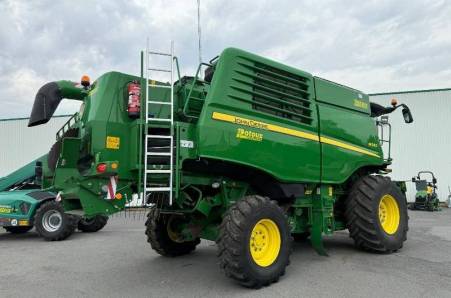 John Deere, W540