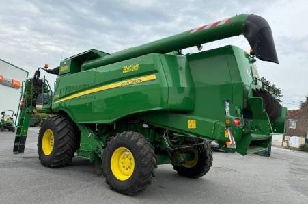 John Deere, W540