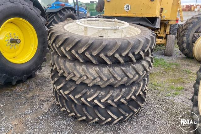 300/95R46