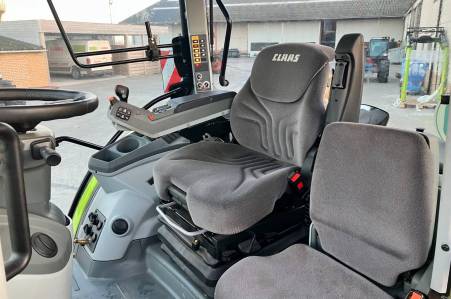 Claas Arion 650 CIS+ 