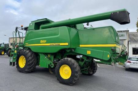 John Deere, T560