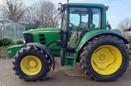 John Deere 6230 