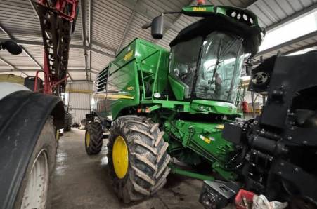 John Deere, T660