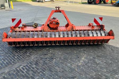 Kuhn HR 302 M 
