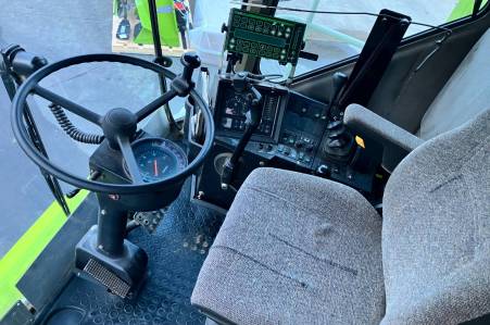 Claas Dominator 204 Mega 